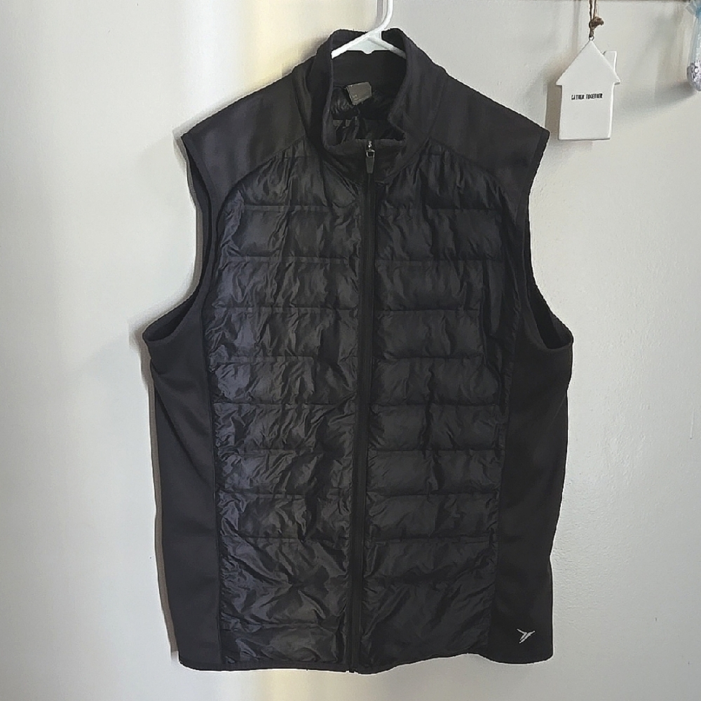 Old Navy Active Men's Black Puffer Vest